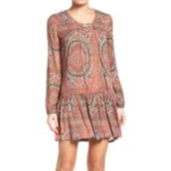 Knot Sisters Haight Street Dress in Red/Orange Paisley - Picture 7 of 7